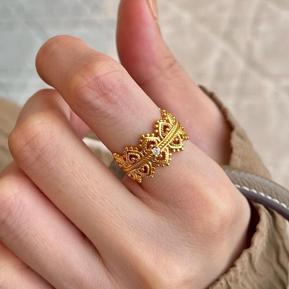 Open Ring Vintage Lace Crown Ring Hollow Carved Floral Gold Plated Ring for Women Elegant Retro Fashion Jewelry
