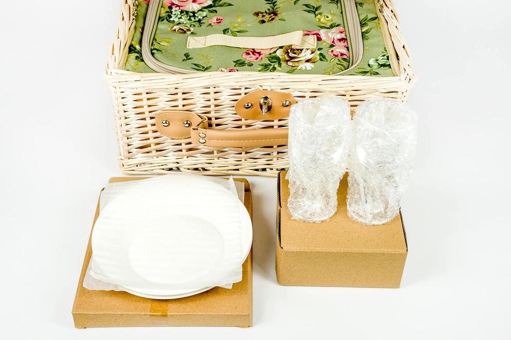 Wicker Picnic Basket with Thermal Bag and Cutlery for 2 People, a Practical Gift