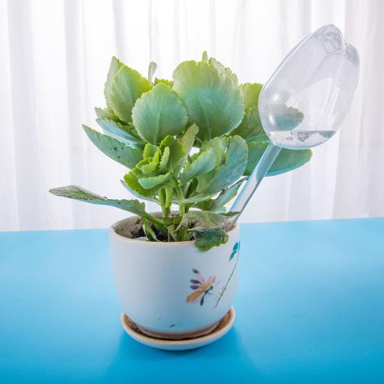 Tulip-Shaped Watering Bulbs Plastic Self Watering Planter Insert Automatic Plant Watering Ball for Indoor Outdoor Plants