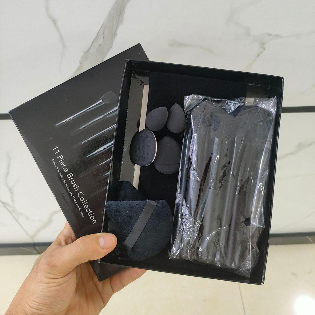 11-Piece Professional Makeup Brush Set with Black Wooden Handles