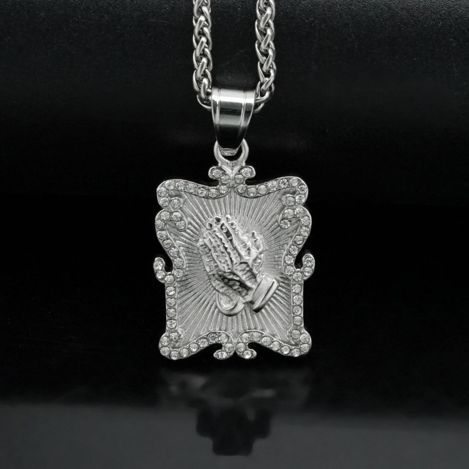 New Trendy Praying Hands Pendant with Rhinestone Men s Necklace Fashion Religious Amulet Pendant Accessories Party Jewelry 60cm серебряный