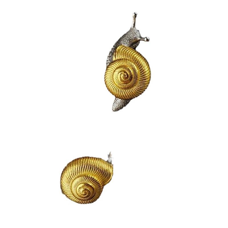 Alloy Snail Stud Earrings for Women Fashion Elegant Ear Studs Girls Gold Silver Color Temperament Earrings Trend Party Gift