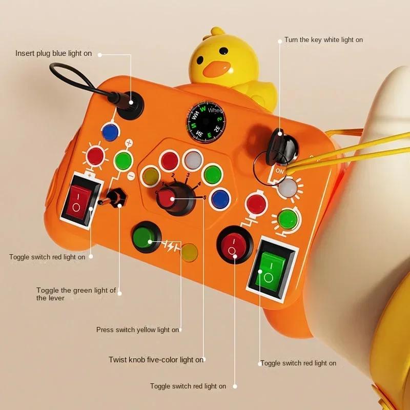 Montessori Busy Board Senzorické hračky Kreslené s LED světelným spínačem Ovládací panel Cestovní aktivity Dětská hra pro 2-4 roky
