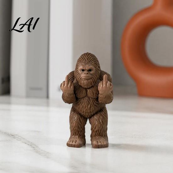 Conversation Starter Desk Decor Mini Monkey Figurine Funny Resin Frog Statue with Middle Finger Gesture Sarcastic Unique Birthday Gift Ideas