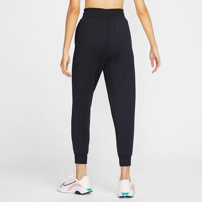 Nike Women s Tapered Knit Joggers 32