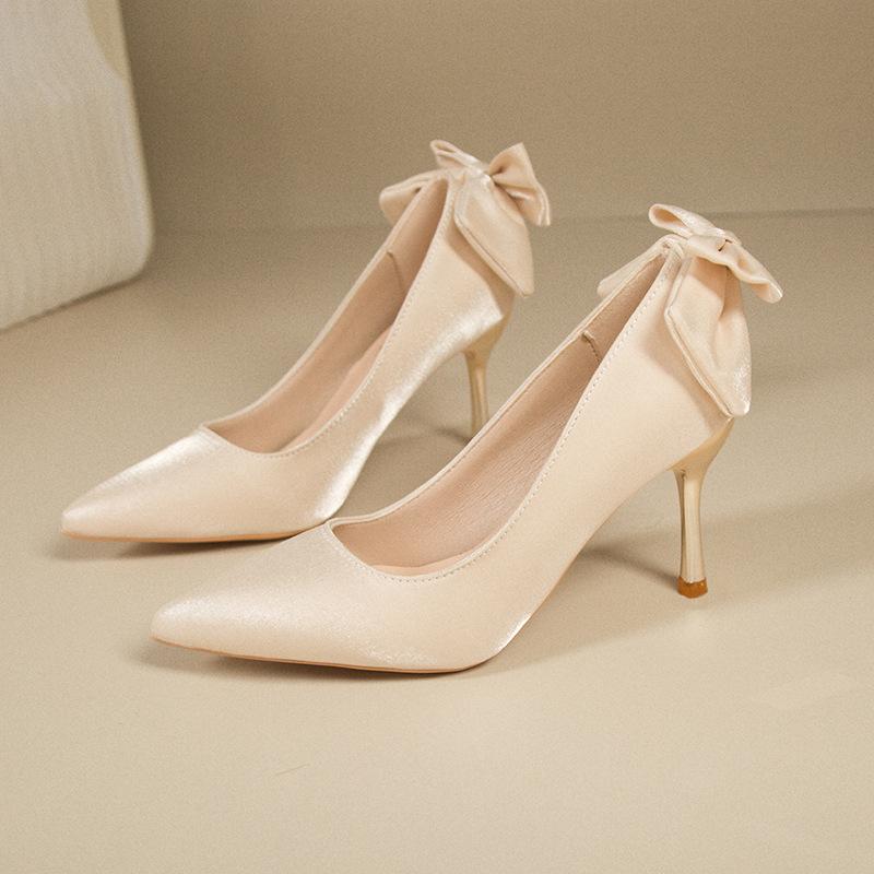 

Элегантные красные атласные свадебные туфли с бантом и острым носком на шпильке для весны 2025 US 34