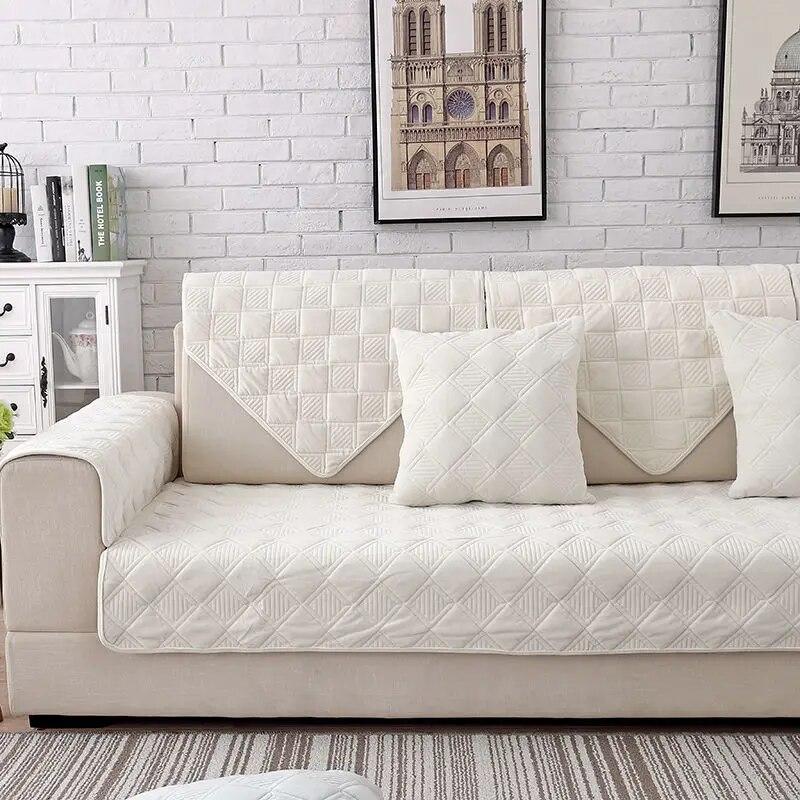 Kurzer Plüsch-Sofabezug in grauer Farbe, europäischer kurzer, dicker, gesteppter Sofabezug, rutschfester europäischer Couchbezug für Wohnzimmer