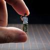 1:64 Scale Hand Painted Resin Collectible Figure Miniature Model Accessories Realistic Lounge Girl Figure Model Gift