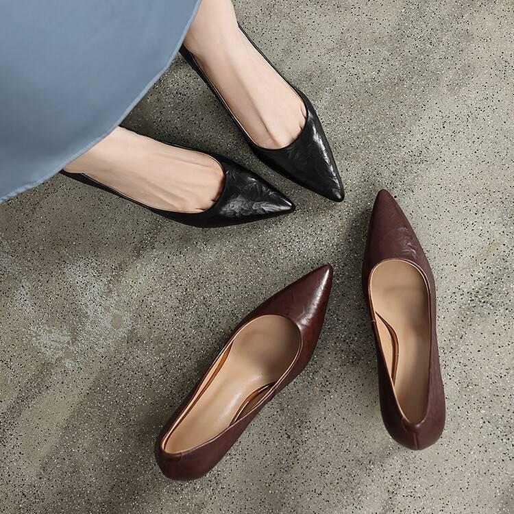 

Базовые кожаные туфли на высоком каблуке весна 2025 новые продукты первый слой коровья кожа острый носок для работы одинарные туфли острый тонкий каблук женская обувь 39 коричневый