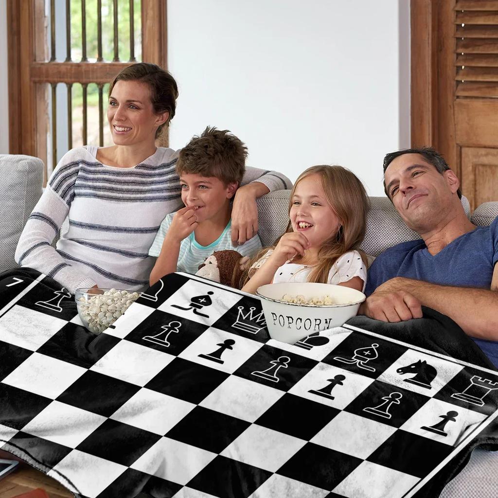 Coperta in pile di flanella con scacchiera a quadri, calda, leggera, per letto e divano, bianco e nero