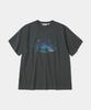 UNIFORM BRIDGE Logo Wave S/S T-Shirt Charcoal