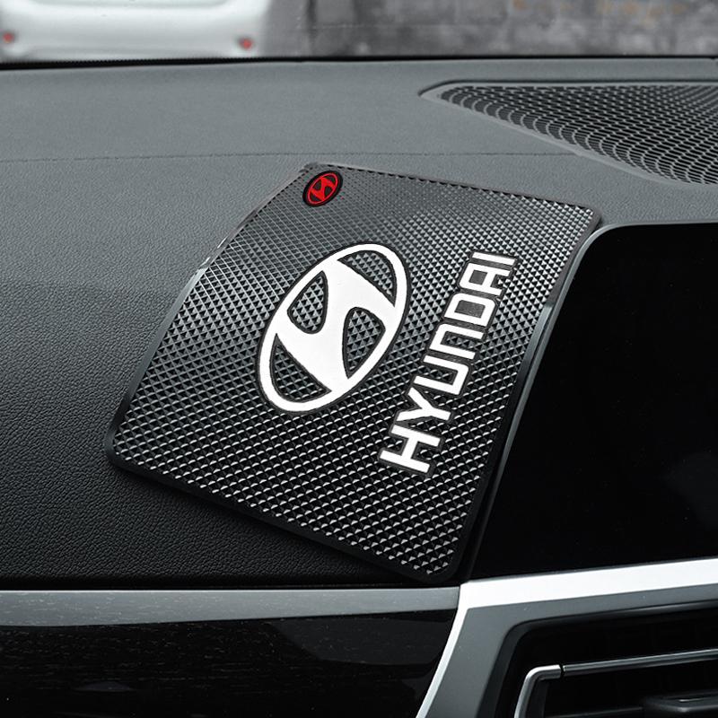 1Pcs Car Emblem Anti Slip Pad Phone Holder Non-Slip Mat Car Stlying For Hyundai I30 I20 IX35 I40 Tucson Getz Sonata Veloster Elantra Solaris