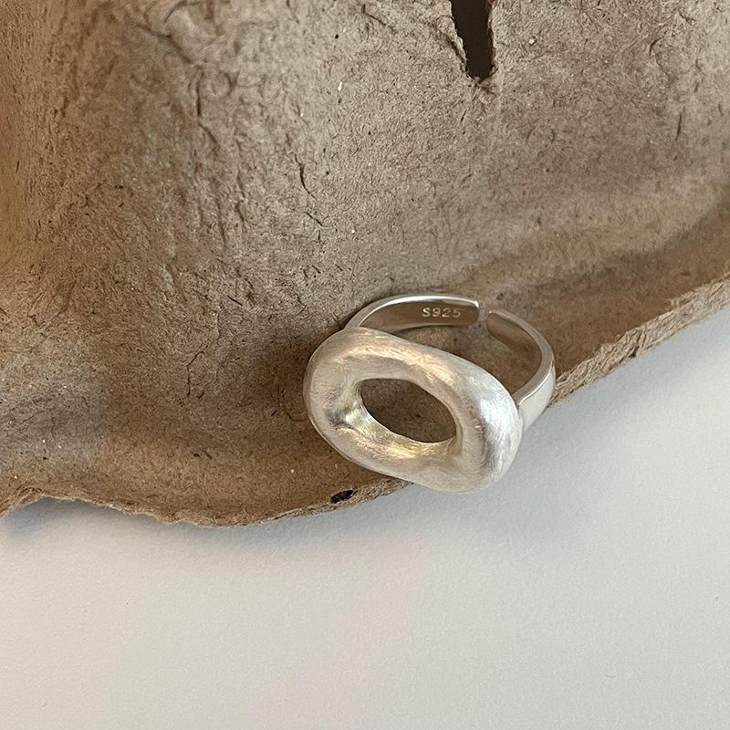 Classy Contemporary And Korean Inspired Ring For Women With A Chic Geometric Open Design Circle