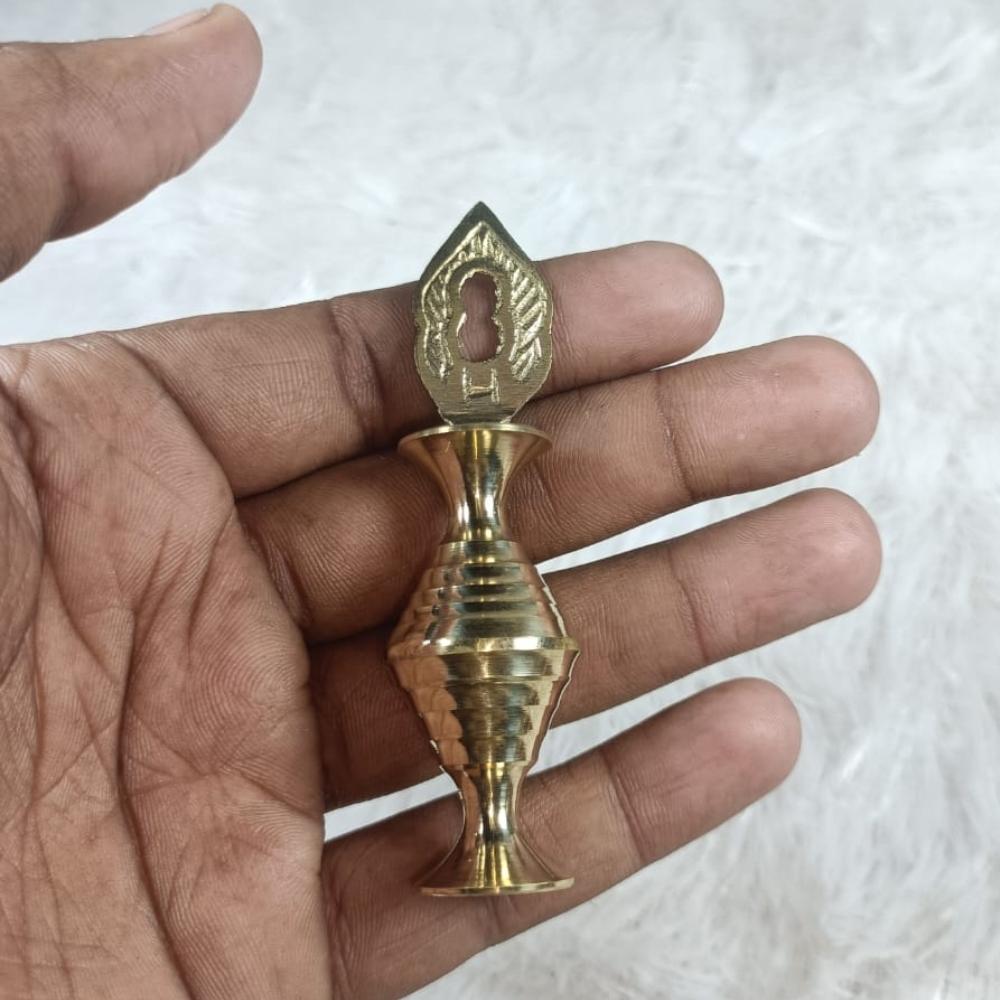 AL ATHMAD Arabian Brass Surmadani - Kohl Container For Storing Surma Powder - Golden Color