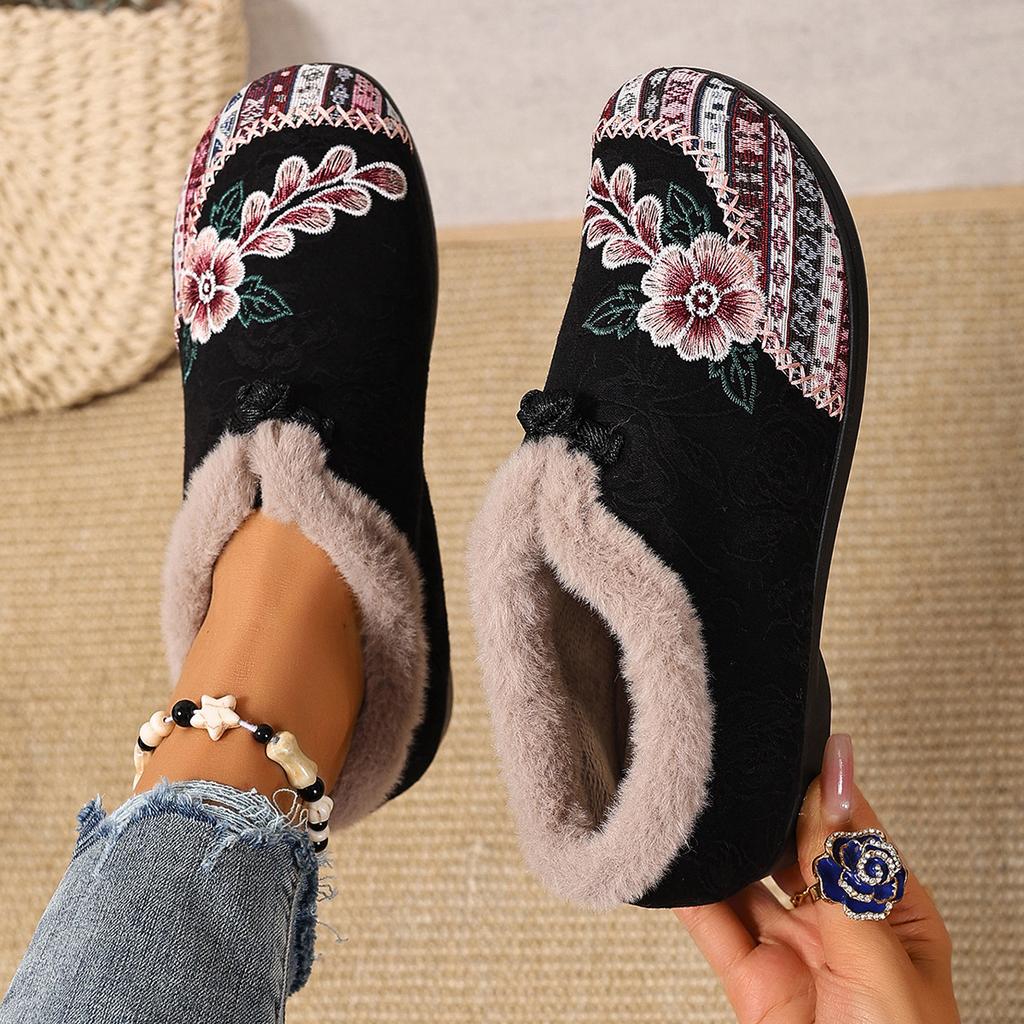 Old Beijing cloth shoes cotton shoes embroidered middle-aged and elderly fluffy shoes warm ethnic style comfortable soft sole mother