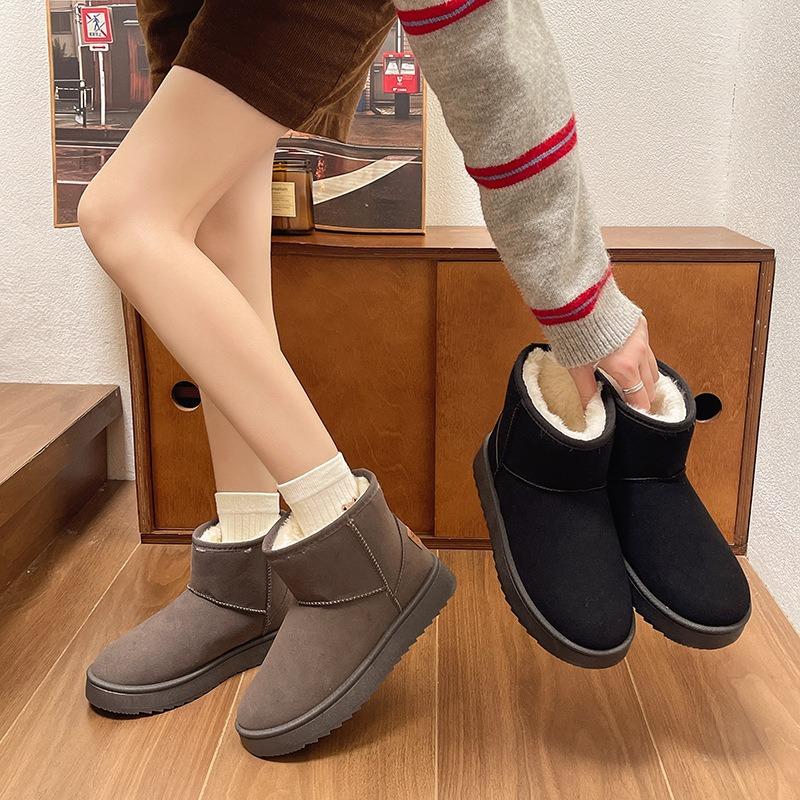 Snow boots women's short tube new winter snow cotton shoes piled thickened bread shoes warm women