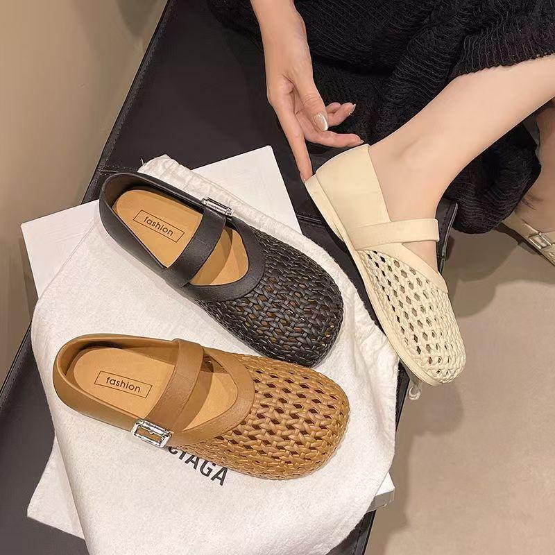 Damsandaler för sommaren, med öppen tå, för fritid - Enfärgade, ihåligt mönster, spännrem