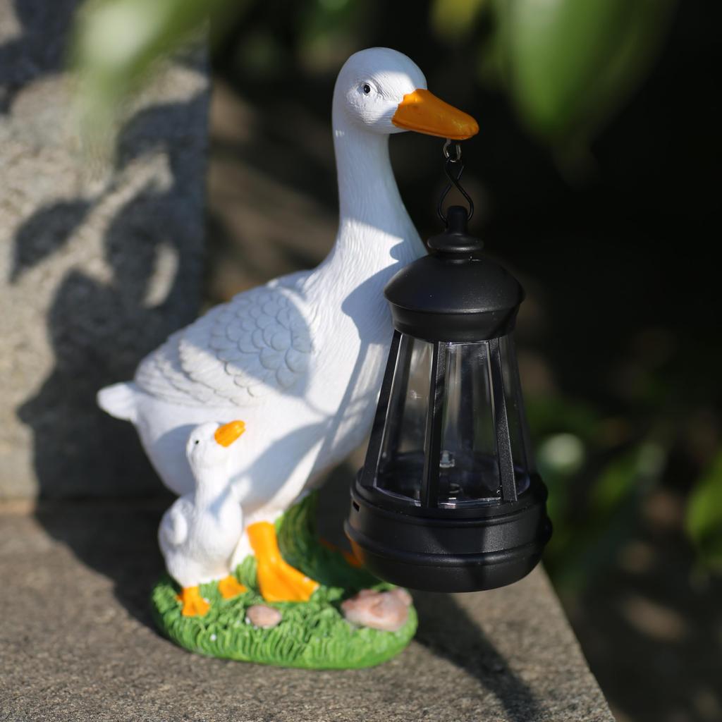 Mewind Garden Statue - Solar-Powered Duck Figurine - Resin Duck Ornament - Nordic Style Gardening Decoration - Garden Ornament - Country Style Decor -