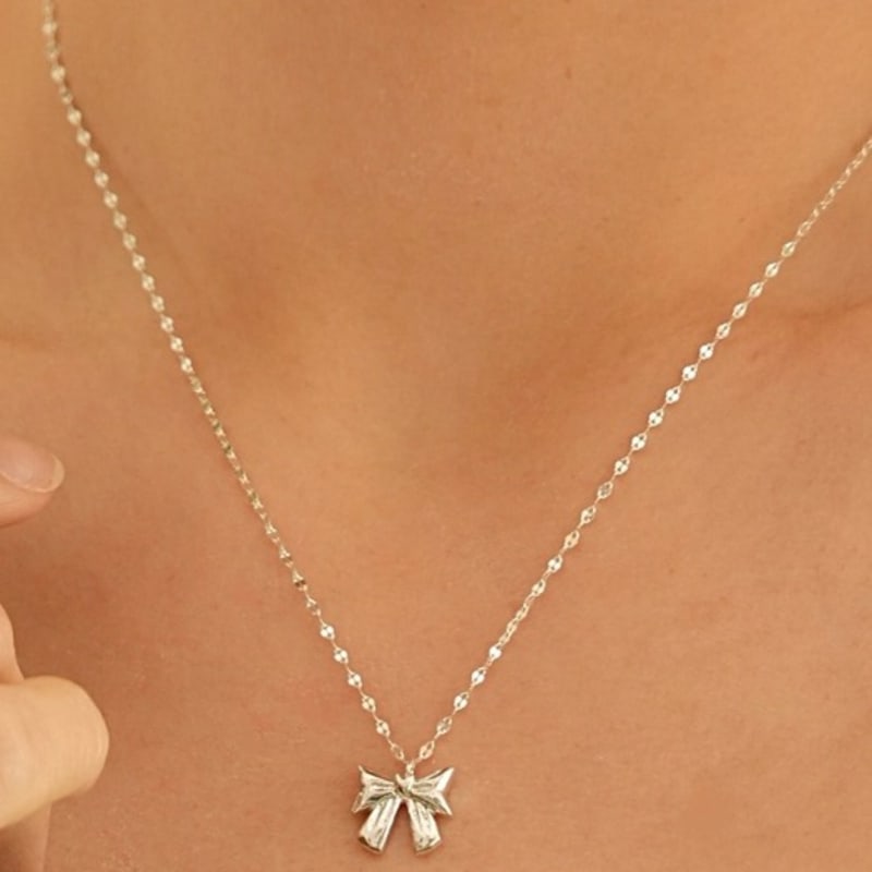 

BELLOOGGI Heart ribbon necklace free