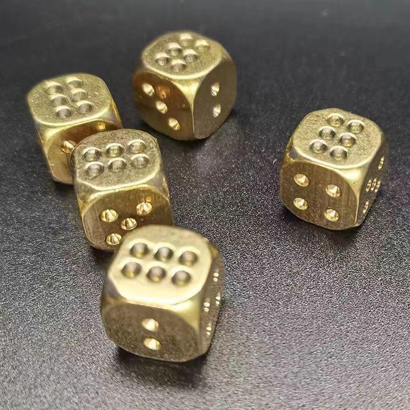 2pcs metal dice solid brass gold high-quality 6-sided game dice hand polished stress relieving family party 15mm toy creative
