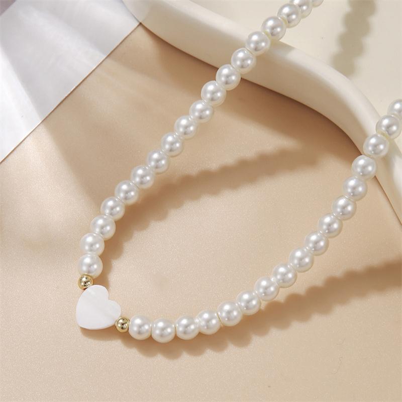 Imitation Pearl White Heart Necklace Pendant Shell Necklace For Women&Men Charm Link Classical Clavicle Jewelry 2024 Gift