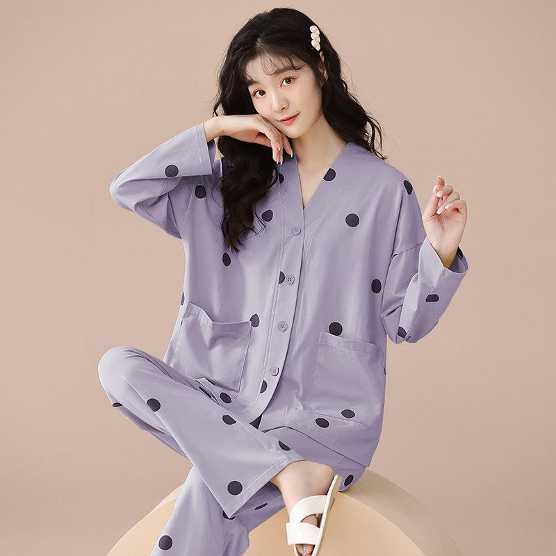 Autumn V-Neck Women's Pajamas Set: Cute Long-Sleeve, Plus-Size Homewear for Spring/Autumn.