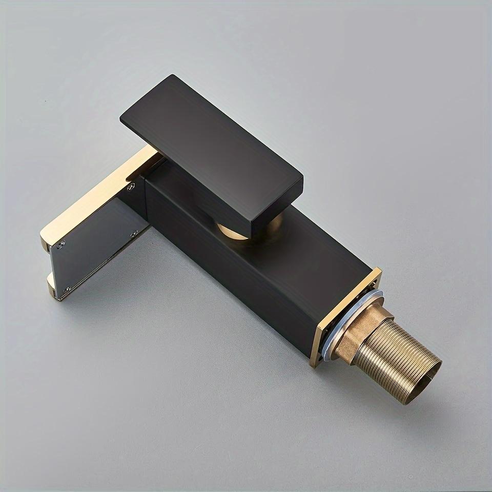 Moderní koupelnová baterie s vodopádem a LED osvětlením Jednopáková 3barevně měnící se výtok