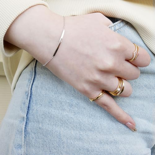 Lala Christie Women's Pinky Ring, Silver 925 and Yellow Gold, V Design with Cubic Zirconia, Size 3