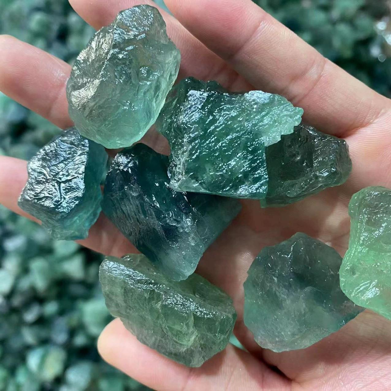 

Natural green fluorite crystal raw stone aromatreatment stone diffuser stone crystal stone manufacturers spot wholesale 100g
