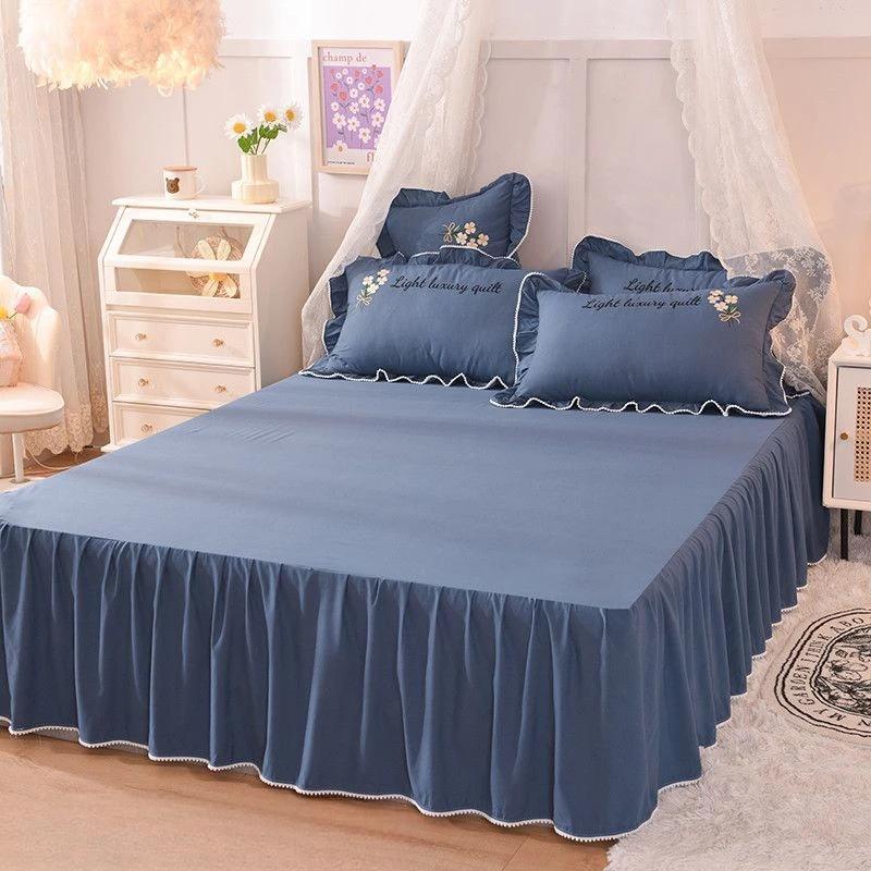 Seasonal Universal Skin Friendly Bedspread Thick Cotton Padding Modern Minimalist Anti Slip Protective Cover