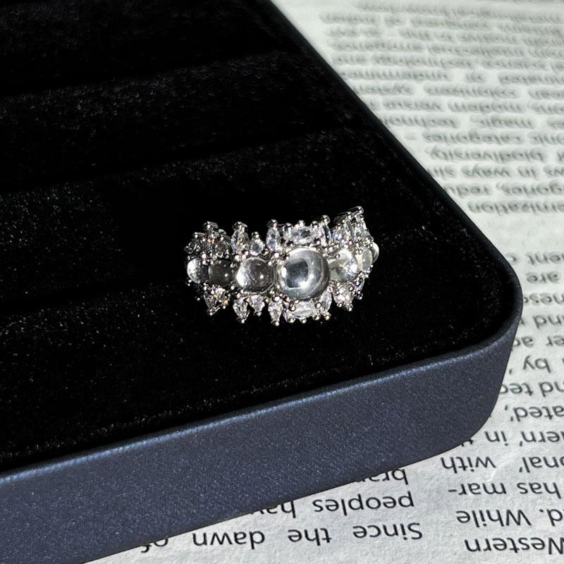 

2026 Qingying Ice Diamond Light Luxury Premium Sense Cool Sense Egg Surface Slightly Inlaid Ring Femininity Niche Cold Wind Fashion Ring Resizable
