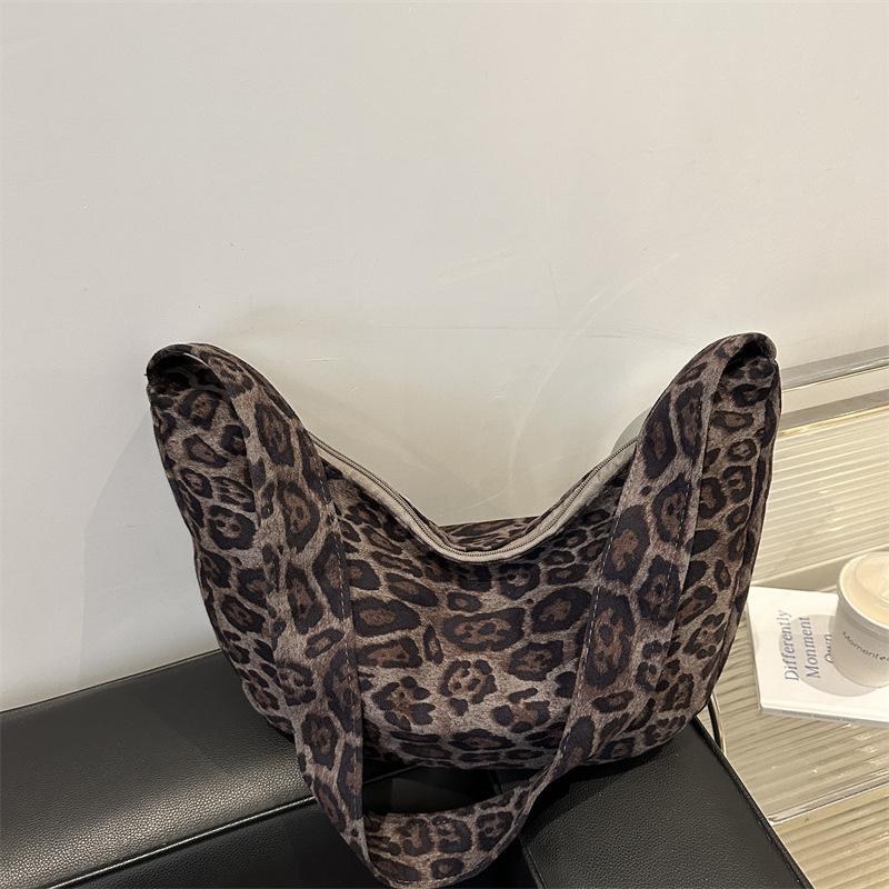 Autumn and Winter Popular Leopard Print Large-capacity Bag Women's 2025 New Casual Shoulder Bag Slack Tote Bag