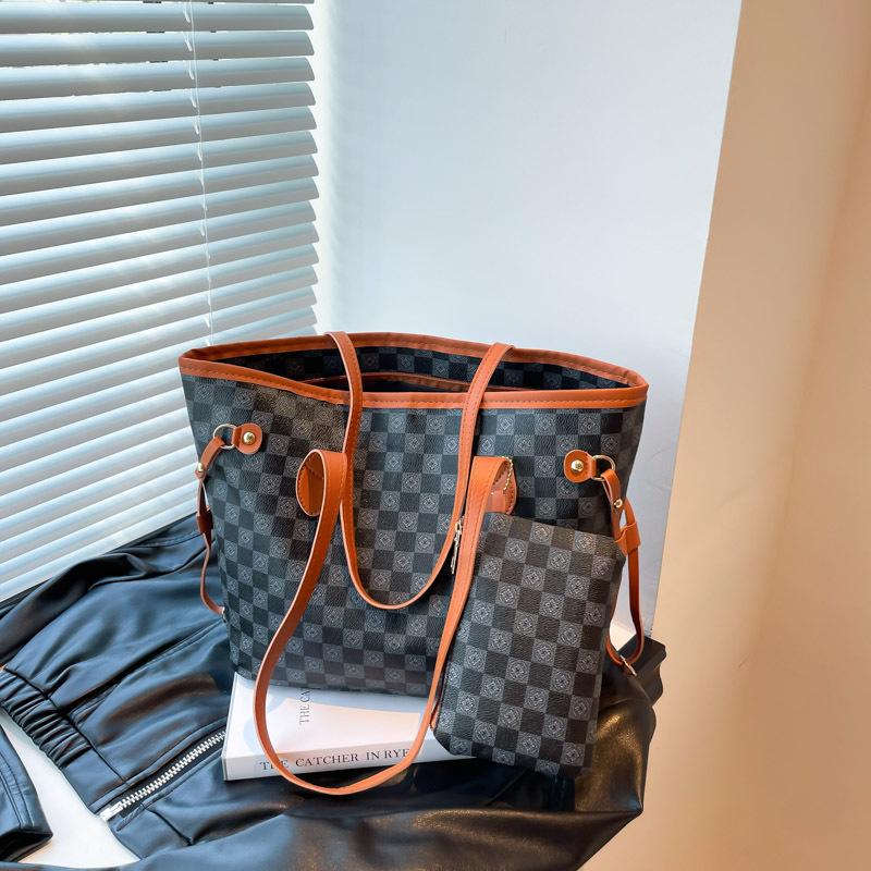 Tote Bag High Sense Large Capacity Retro Print Versatile Commuter Bag Fashion High Sense Women Shoulder Bag