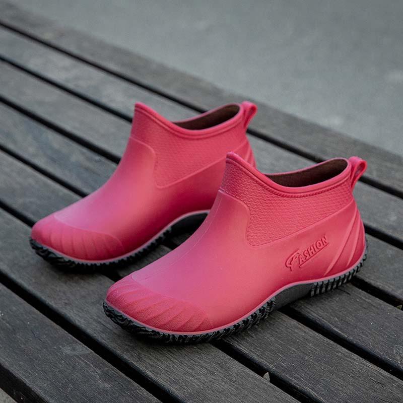 Fashion rain boots lightweight women's rain shoes water shoes women's summer wear adult short tube new thermal rubber shoes non-slip