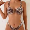 Zweiteiliger Bikini mit Leopardenmuster und Metall-Accessoires, modisch, sexy, für den Strandurlaub
