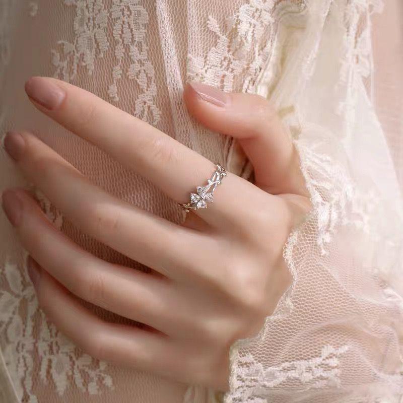 Korean-Style Silver Plated Four-Leaf Clover Best Friend Ring - Minimalist & Trendy Women's Luxury Fashion Design.