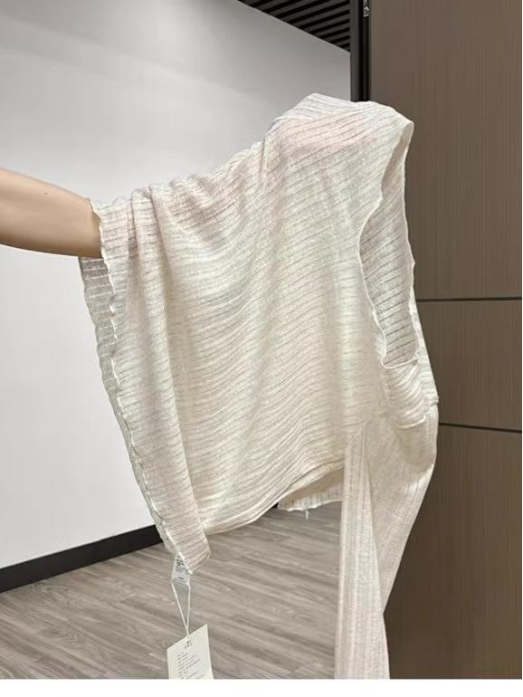 Women's Korean Style White V-Neck T-Shirt with Ruffled Edge - Relaxed Fit, Sheer, Sun Protection, Perfect for Layering in Spring/Summer