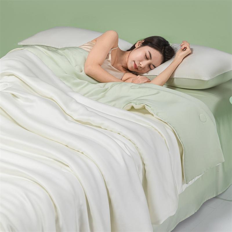 Summer Cooling Quilt Bedspread on the bed Air Conditioning Breathable Comforter Luxury Cold Touch Fabric Lightweight Blanket
