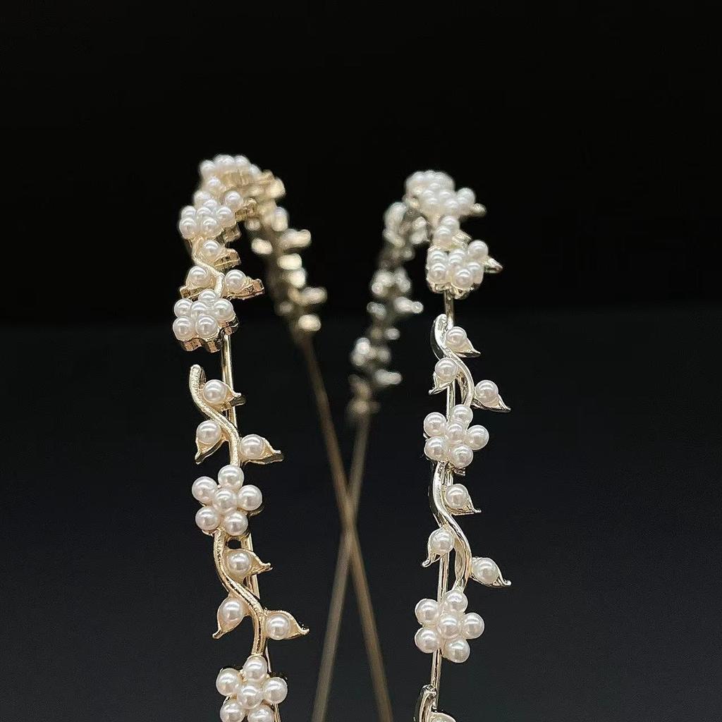 Elegant Floral Rhinestone Headband for Women - Zinc Alloy, Adorned with Pearls & Flowers, Ideal for Daily Wear, Parties Fashion Accessory