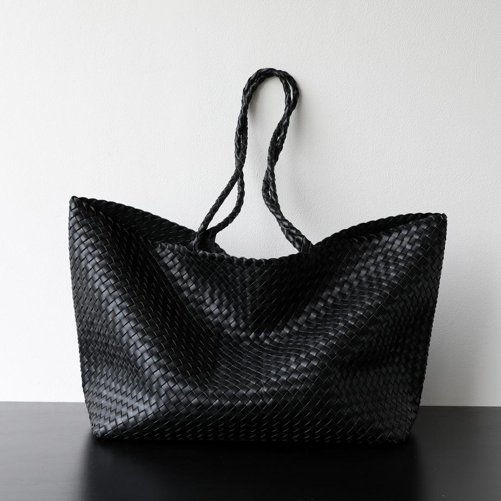 Light luxury, high-end sense, retro, large-capacity commuting vegetable tanned cowhide large bag, pure hand-woven bag, genuine leather tote bag.