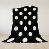 Schwarz-Weiß gepunktete Flanelldecke Warm Weich Halloween Weihnachten Sofa Warm Gemütlich Dekorative Dekoration Geschenk für Jede Jahreszeit