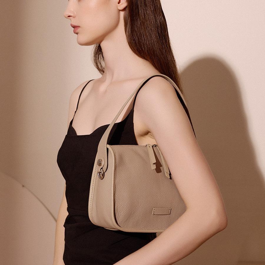 Pillow Bag Large Capacity Genuine Leather Simple Shoulder Bag New Top Layer Cowhide Bag Soft Leather Underarm Bag Wide Shoulder Strap Crossbody