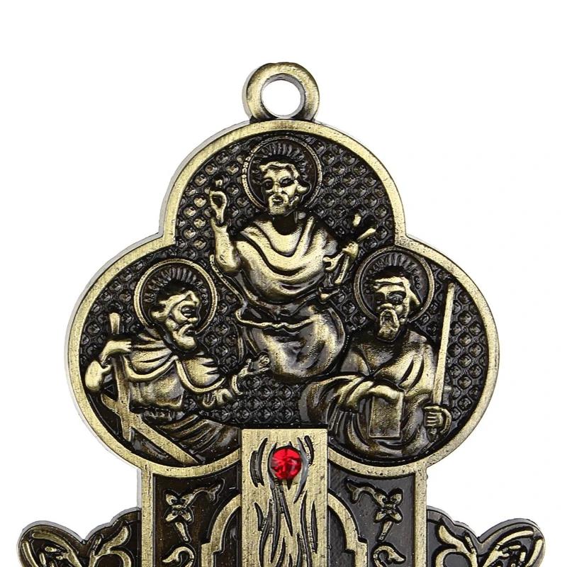 Figúrky cirkevných relikvií, ukrižovaný Ježiš Kristus na stojane, kríž, ukrižovaný, dekorácia domácej kaplnky