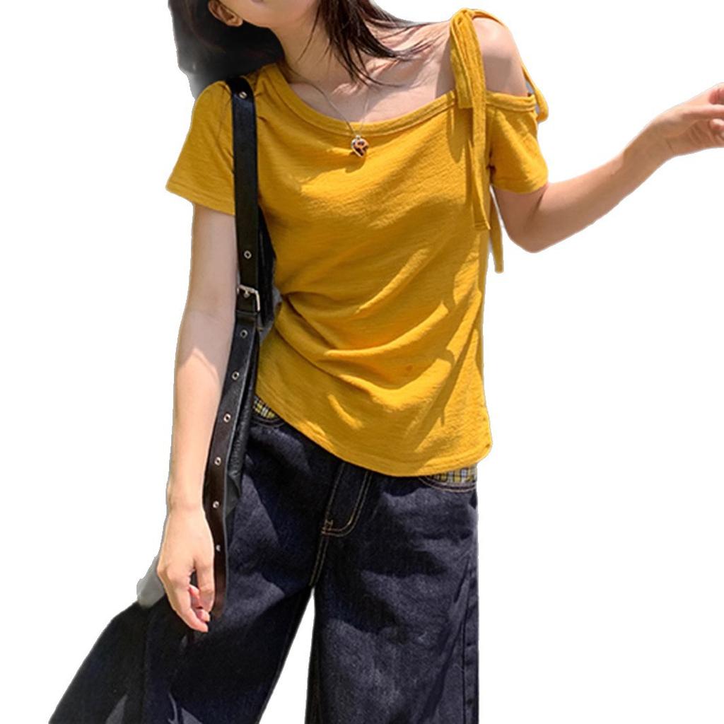 Koreanisches gelbes schräg geschnittenes kurzärmeliges T-Shirt Damen Sommer Neu Dünn Vielseitig Off-Shoulder Träger Design Spice Girl Top