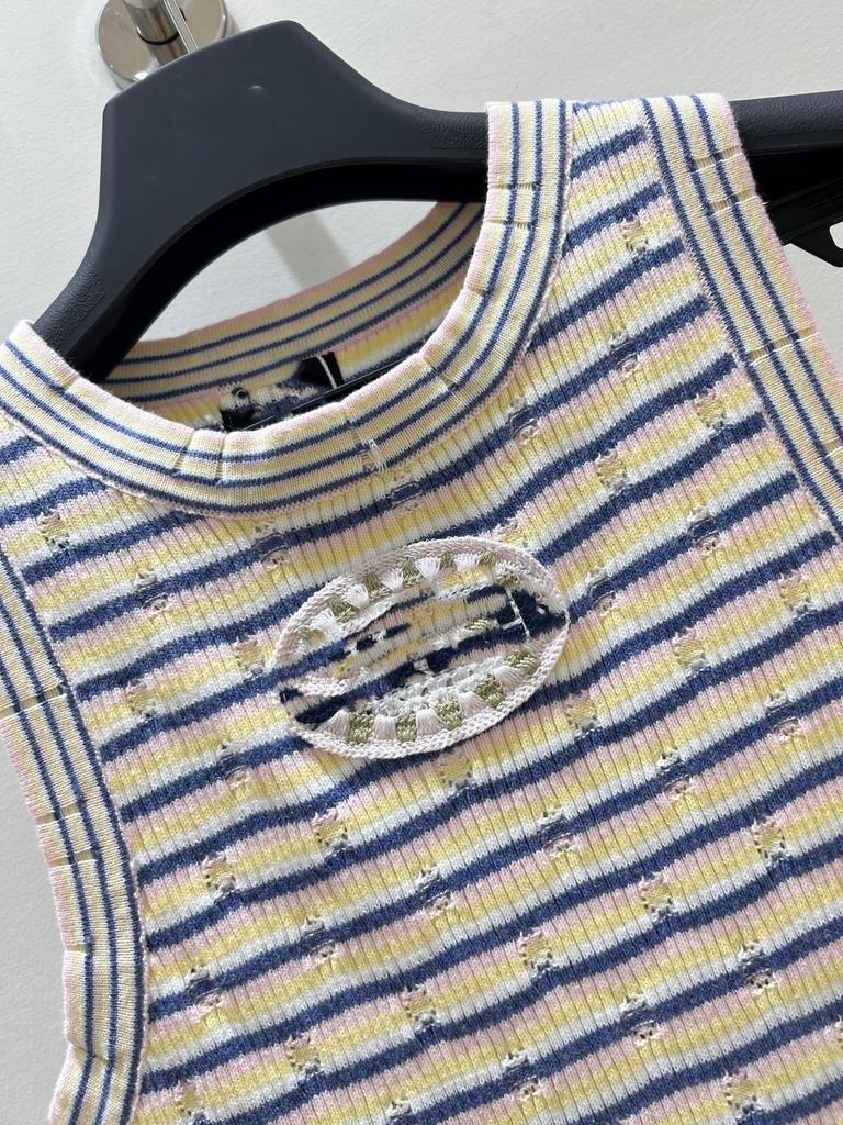 Gestreiftes ärmelloses Stricktop mit Stickerei für Frühling/Sommer