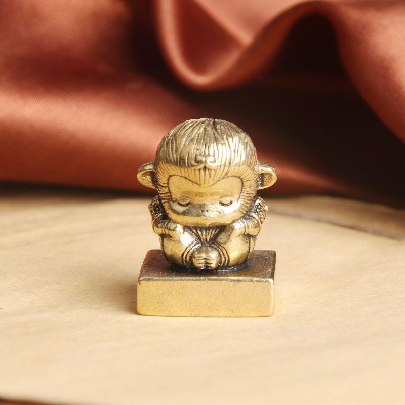 

Вінтажна Суцільна Латунь Печатка Сунь Укун Настільна Прикраса Найвищий Скарб Творча Бронзова Скульптура Ремесло Декорація Старий Мідний Посуд Весь