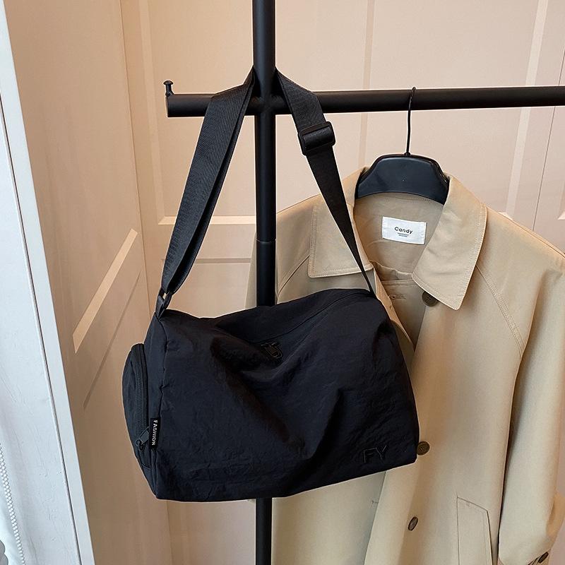 New Lightweight Solid Color Shoulder Messenger Bag Popular In Summer Simple Casual Versatile Large Capacity Tote Bag Women