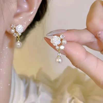 Neue weiße Kamelien Zirkon Perlen Hängeohrringe für Damen Modisches Personalisiertes Tägliches Accessoire Party Geburtstagsgeschenke