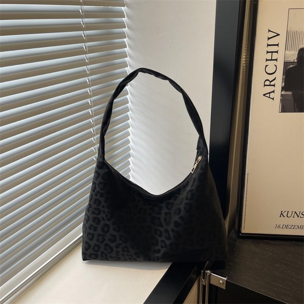 New Lightweight Women's Shoulder Bag Large Capacity Leopard Print Underarm Bag Crossbody Bag