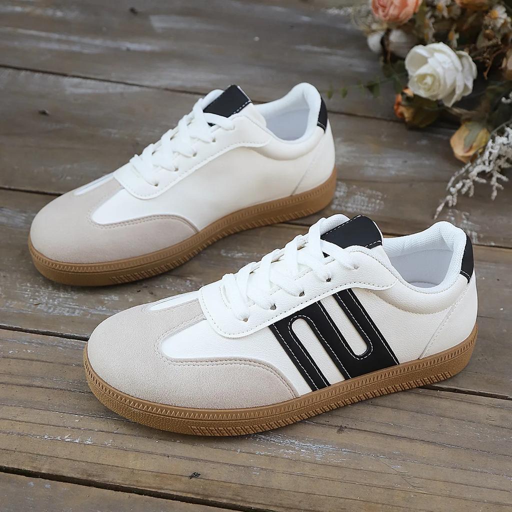 Fashion Black White Striped Flat Sneakers Women Lightweight Lace Up Sports Shoes Woman Non Slip Breathable Casual Sneakers